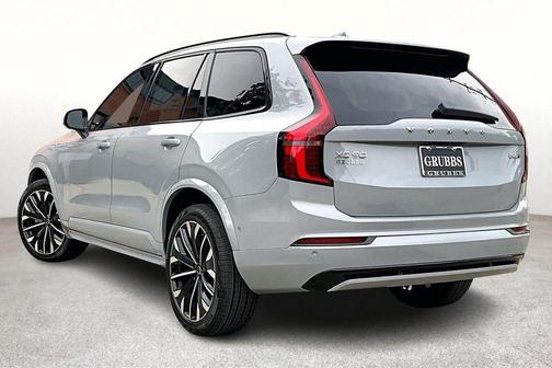 2026 Volvo XC90 B6 Ultra Dark Theme 7-Seater