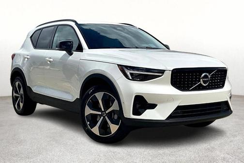 2026 Volvo XC40 B5 Plus