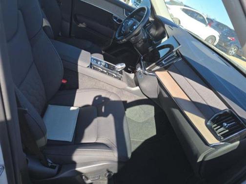 2025 Volvo XC90 PLUS