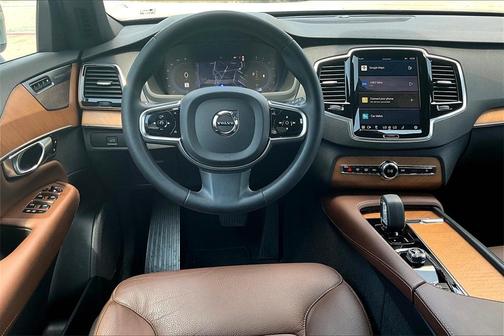 2024 Volvo XC90 B5 Plus Bright Theme
