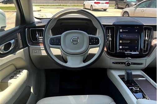 2022 Volvo XC60 Recharge Plug-In Hybrid T8 Inscription Expression