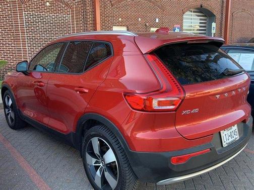 2019 Volvo XC40 T5 Momentum