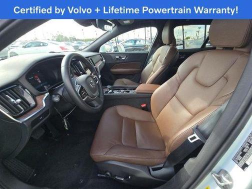 2025 Volvo V60 Cross Country B5 Plus