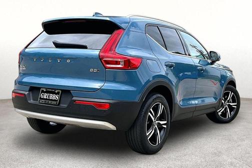 Fjord Blue Metallic 2024 Volvo XC40 B5 Core