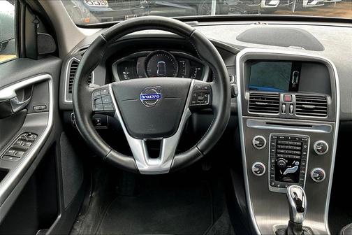 2016 Volvo XC60 T5 Platinum