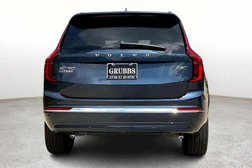 2025 Volvo XC90 B5 Core