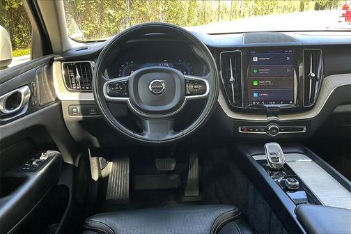 2022 Volvo XC60 B5 Inscription