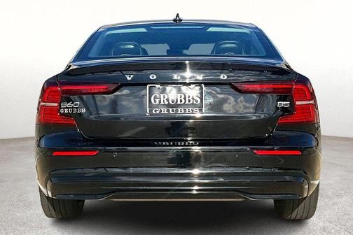 2024 Volvo S60 B5 Core Dark Theme