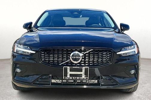 2024 Volvo S60 B5 Core Dark Theme