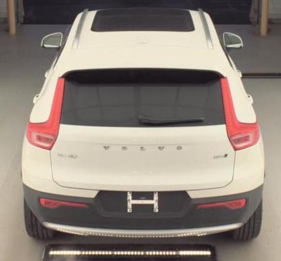 2025 Volvo XC40 B5 Core Bright Theme