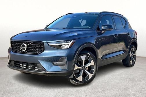 2026 Volvo XC40 B5 Core