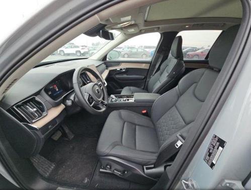 2025 Volvo XC90 B6 Plus 7-Seater