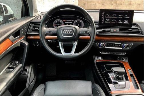 2022 Audi Q5 45 S line Prestige