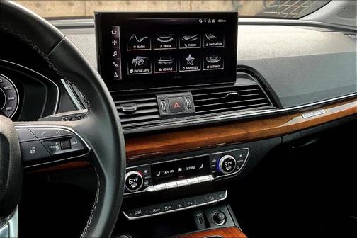 2022 Audi Q5 45 S line Prestige
