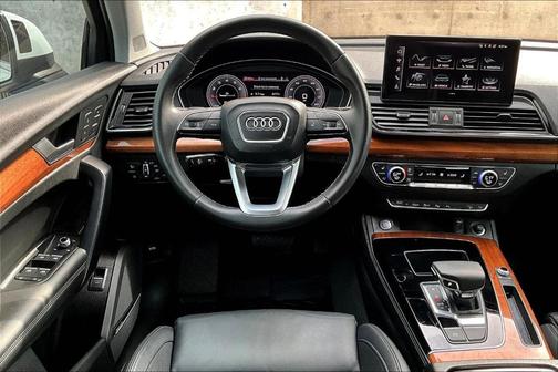 2022 Audi Q5 45 S line Prestige