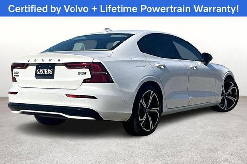 2024 Volvo S60 B5 Plus Dark Theme