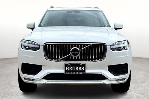 2022 Volvo XC90 T6 Momentum 7 Passenger
