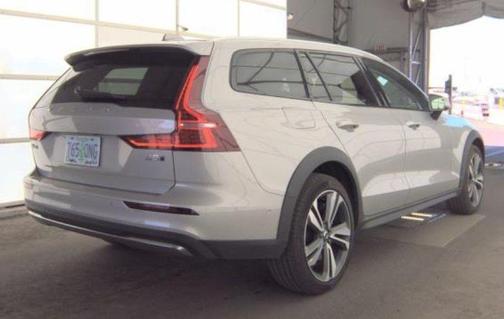 Bright 2025 Volvo V60 Cross Country B5 Plus