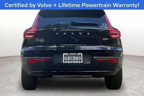 Onyx Black 2026 Volvo XC40 B5 Plus
