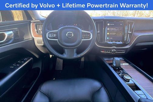 2023 Volvo XC60 B5 Plus Bright Theme