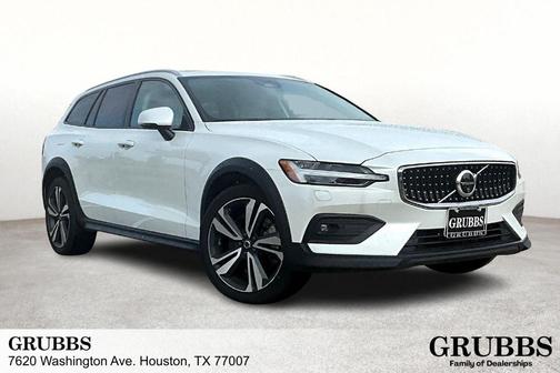 2024 Volvo V60 Cross Country B5 Plus