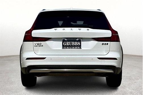 2024 Volvo V60 Cross Country B5 Plus