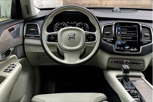 2021 Volvo XC90 T6 Inscription 7 Passenger