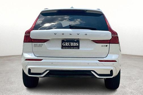 2025 Volvo XC60 B5 Core