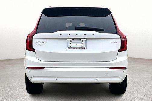 Crystal White Pearl 2026 Volvo XC90 Plug-In Hybrid T8 Ultra 7-Seater