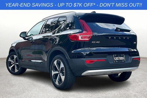 2025 Volvo XC40 B5 Core Bright Theme