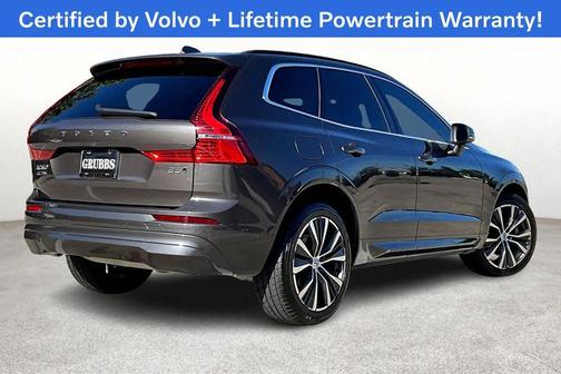 2022 Volvo XC60 B5 Momentum