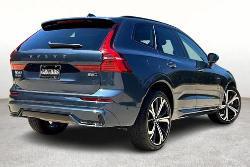 2025 Volvo XC60 B5 Ultra