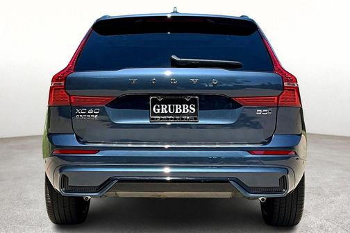 2025 Volvo XC60 B5 Ultra