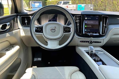 2025 Volvo XC60 B5 Ultra