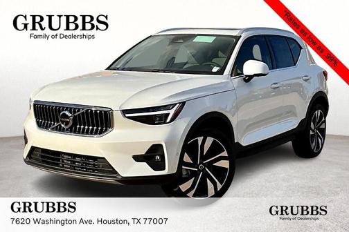 2025 Volvo XC40 B5 Ultra Bright Theme