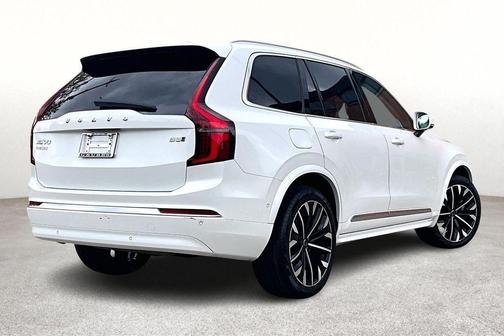 2025 Volvo XC90 B5 Plus