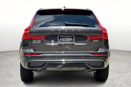 2025 Volvo XC60 B5 Core
