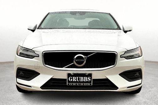 2021 Volvo S60 T5 Momentum
