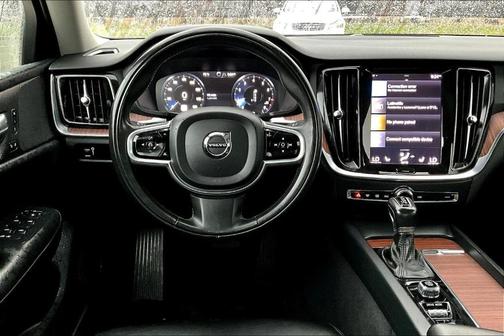 2021 Volvo S60 T5 Momentum