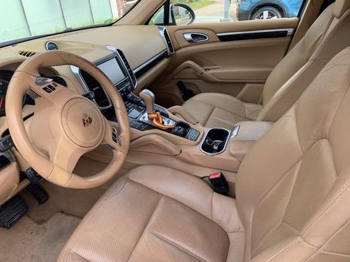 2012 Porsche Cayenne Base