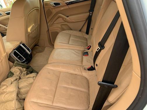 2012 Porsche Cayenne Base