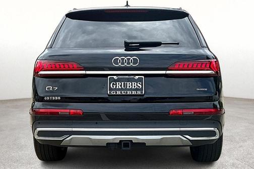 2023 Audi Q7 45 Premium Plus