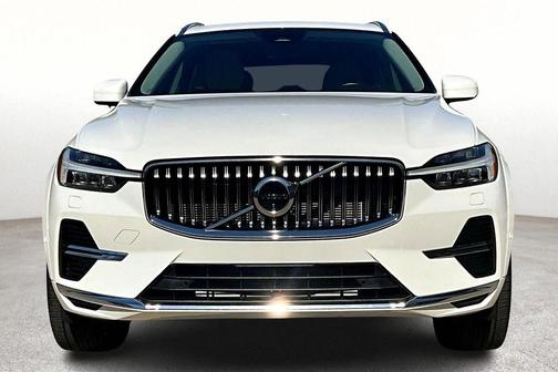 2023 Volvo XC60 Recharge Plug-In Hybrid T8 Ultimate Bright Theme