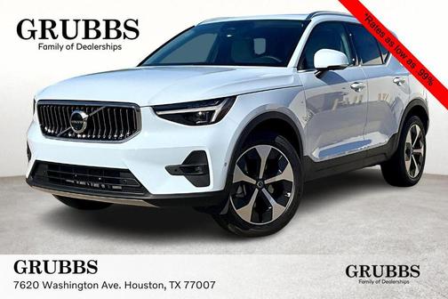 2025 Volvo XC40 B5 Plus Bright Theme