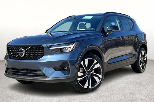 2026 Volvo XC40 B5 Plus