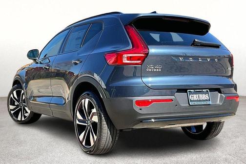 2026 Volvo XC40 B5 Plus