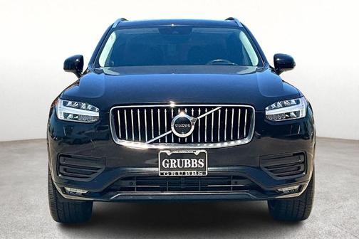 2022 Volvo XC90 T6 Momentum 7 Passenger
