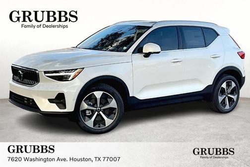 2025 Volvo XC40 B5 Plus Bright Theme