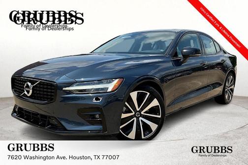 2022 Volvo S60 MOMENTUM