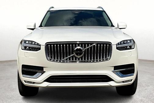 2023 Volvo XC90 B5 Plus